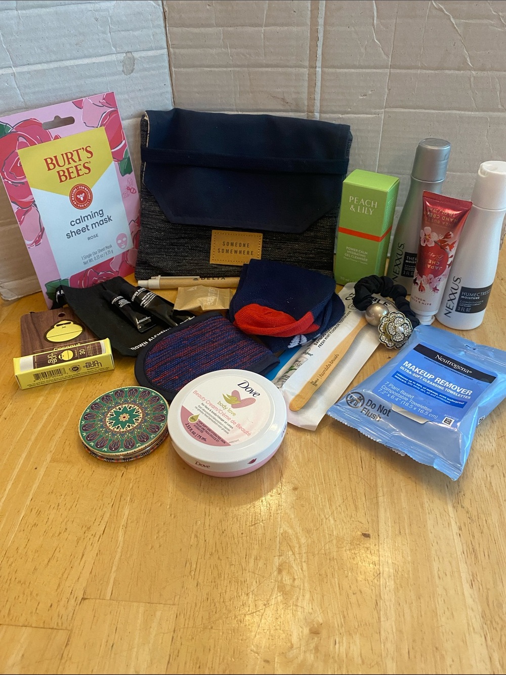 Someone Somewhere 15 piece travel &  beauty gift set. Travel size. All NWT Delta